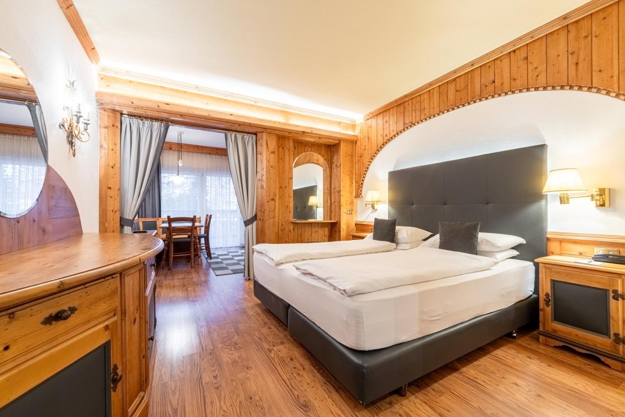 Croce Bianca Hotel 4*